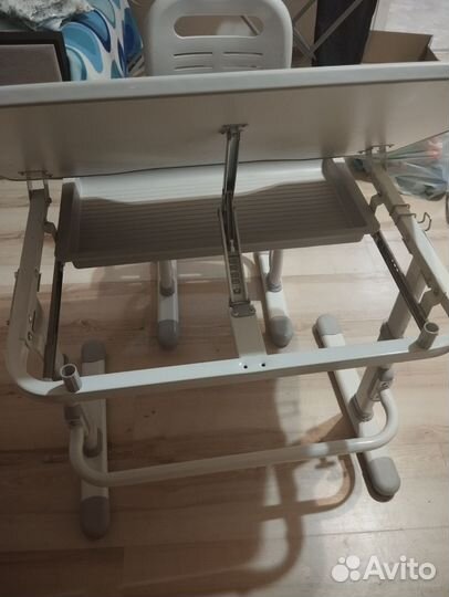 Письменный стол школьный