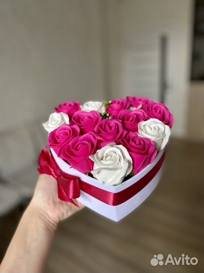 Букет из мыльных роз в бархатной коробке сердце