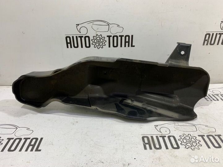 Накладка багажника правая Bmw 745 E65 N62B44 2004