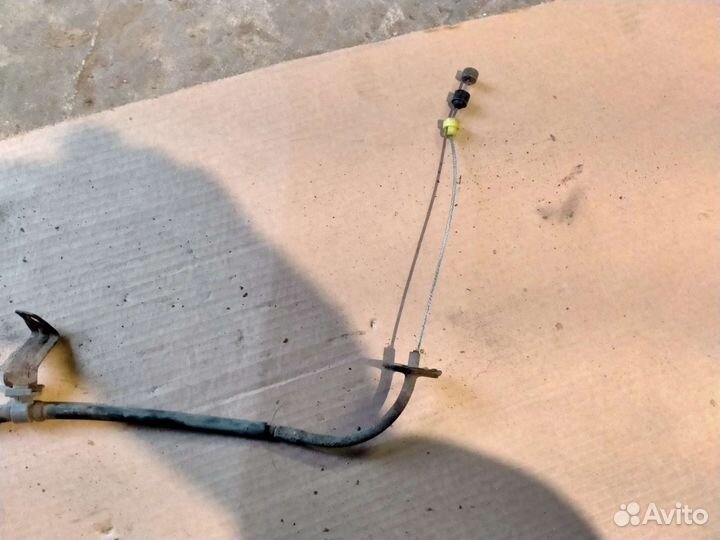 Тросик замка капота Mitsubishi Lancer 6