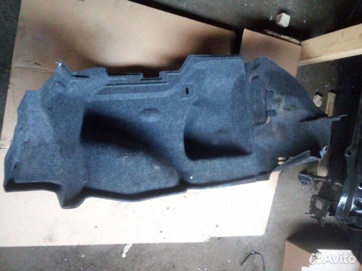 Обшивка багажника правая Nissan Almera Classic B10
