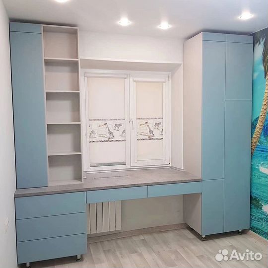 Рабочая зона с распашным шкафом