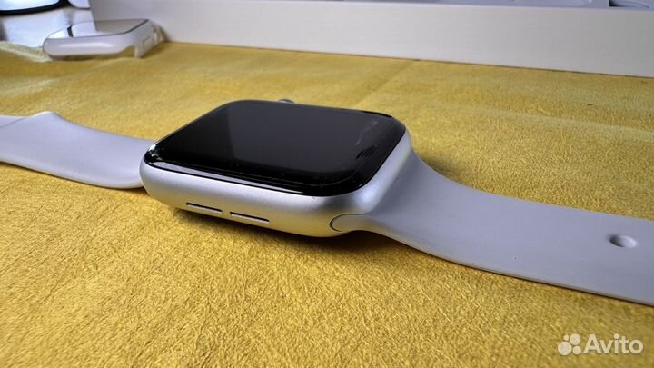 Apple Watch SE 44mm