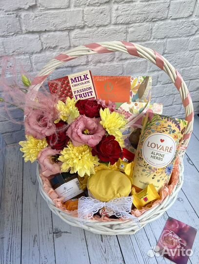 Подарочная корзина на 1 сентября