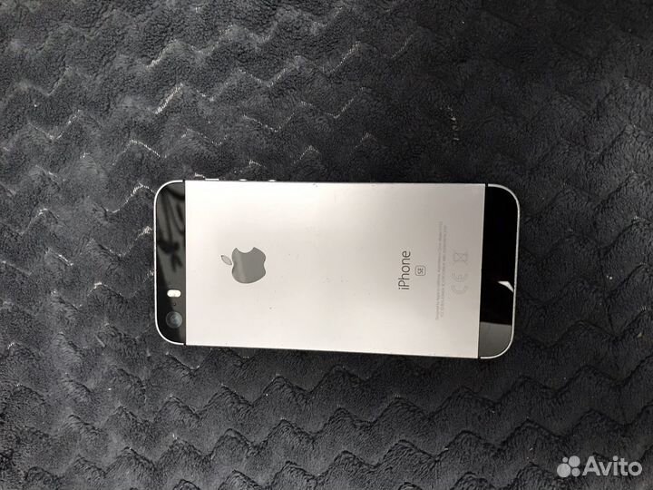 Телефон iPhone se