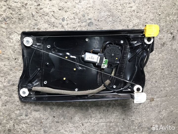 Стеклоподъемник Land Rover Freelander 2