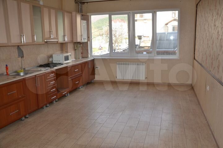 2-к. квартира, 81,2 м², 2/6 эт.