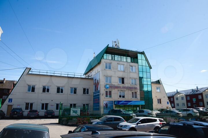 Здание, 3140 м²