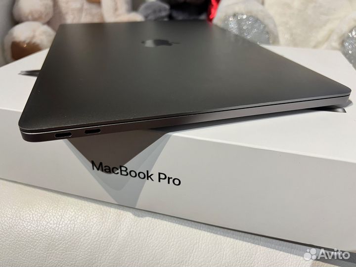 Apple Macbook pro 13 2017 8Gb / 128 Gb SSD