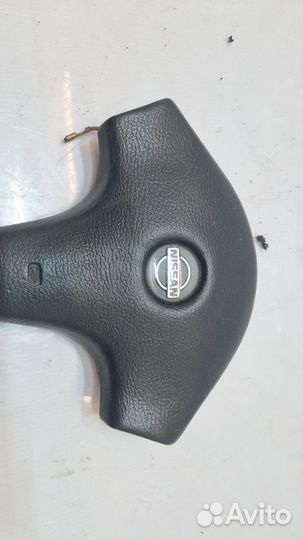 Заглушка руля Nissan Primera P10