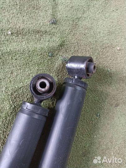 Амортизатор задний Nissan Qashqai J10 1.6 2012