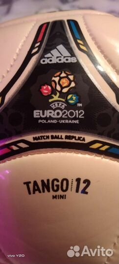 Мяч adidas mini с автографом футболиста