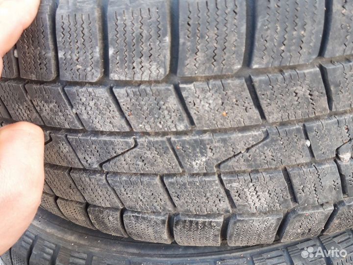 Hankook Winter I'Cept Evo 205/65 R15 и 205/65 R15 B