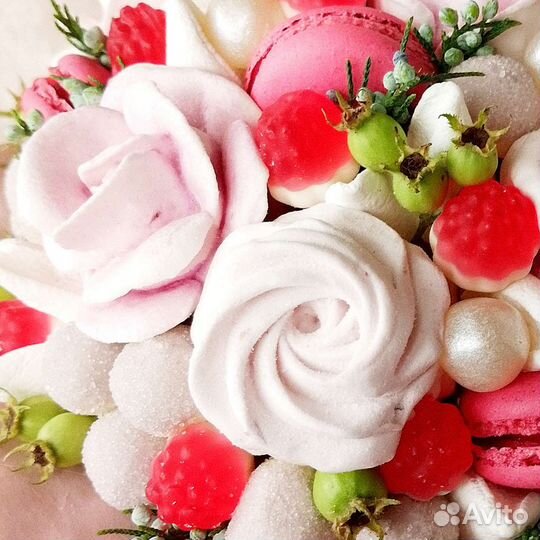 Съедобный букет из сладостей тренеру