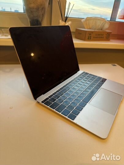 Apple MacBook 12 inch retina 2017