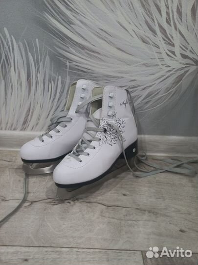 Коньки фигурные детские