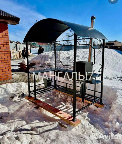 Мангал с крышей