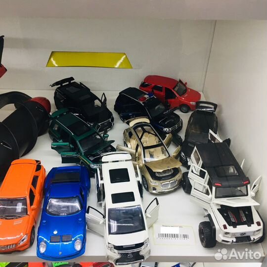 Модели автомобилей (металл)