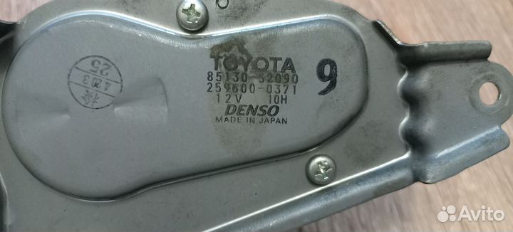 Мотор стеклоочистителя задний toyota sienta