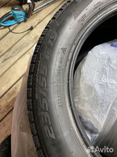 Pirelli Ice Zero 235/55 R19