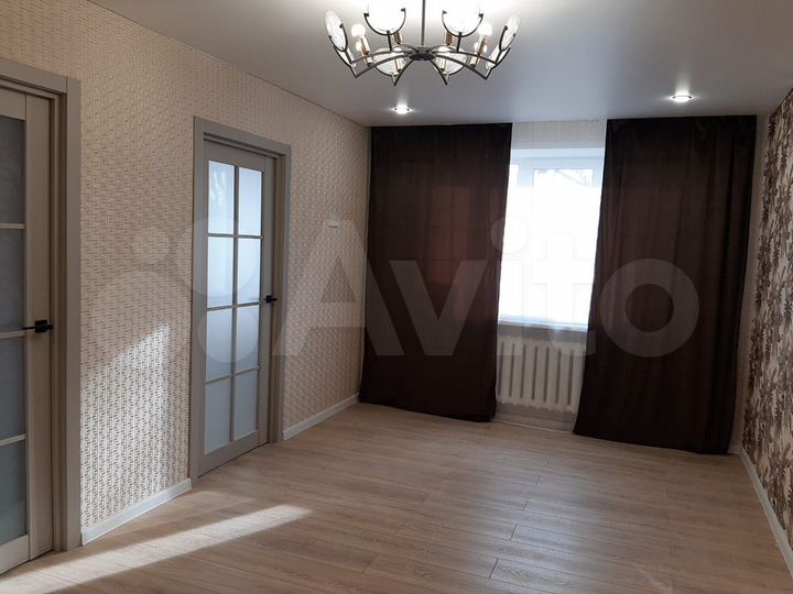 4-к. квартира, 64 м², 1/5 эт.