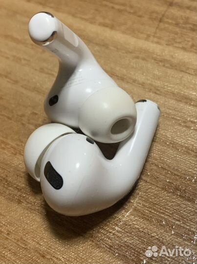 Наушник AirPods Pro (только левый или правый)