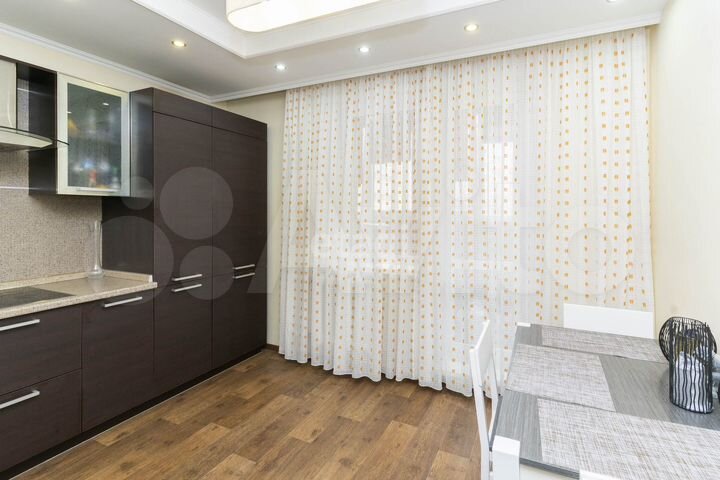 2-к. квартира, 63 м², 2/12 эт.