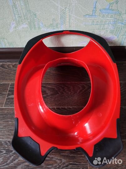 Детское сиденье на унитаз