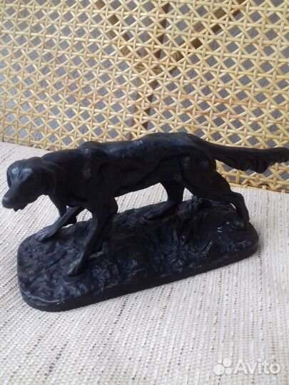 Статуэтка собаки