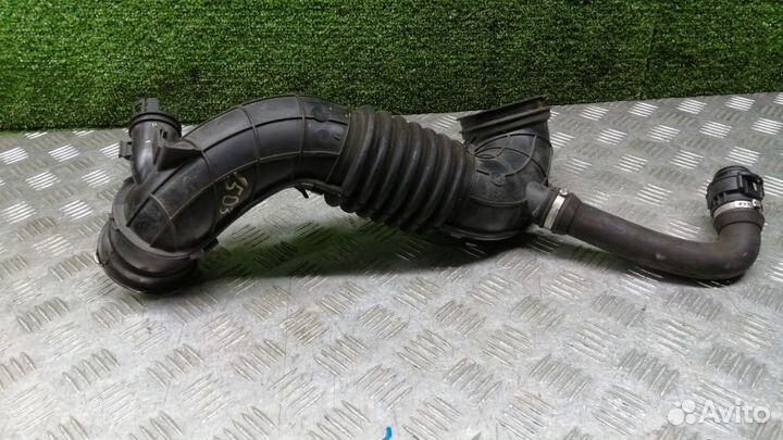 Патрубок воздушного фильтра Bmw 1-Series