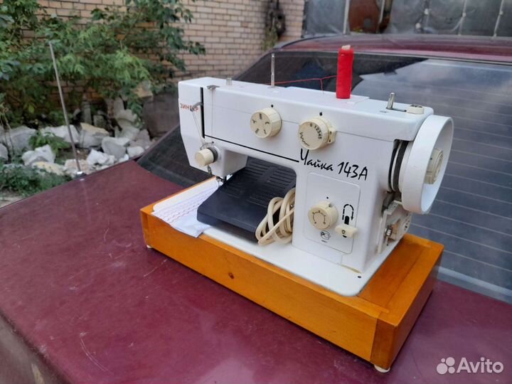 Швейная машинка Чайка 143.А