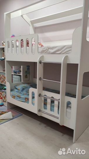 Двухъярусная кровать крепкая