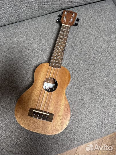 Гитара укулеле UMA с чехлом