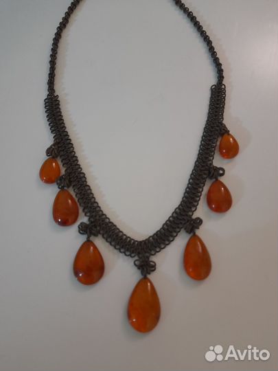 Янтарные украшения