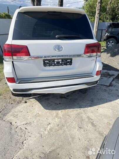 Toyota land cruiser 200