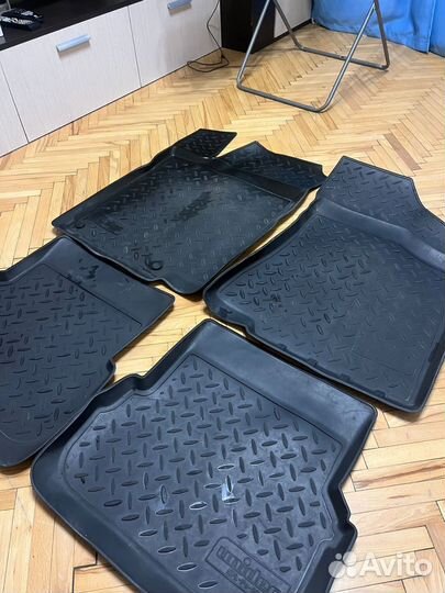 Автомобильные коврики резиновые на passat b3