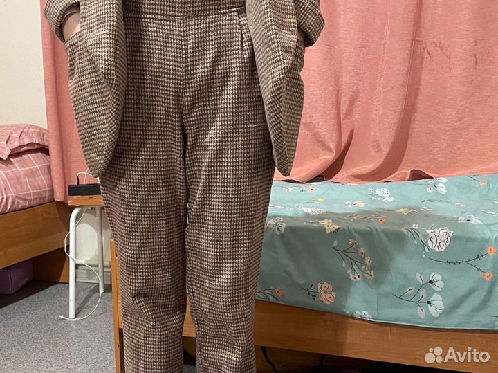 Шерстяной костюм женский