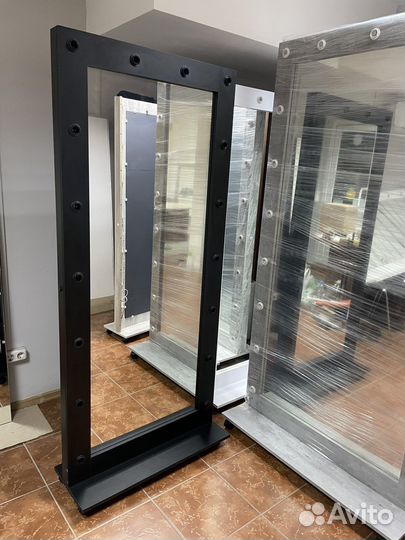 Гримерное зеркало в полный рост