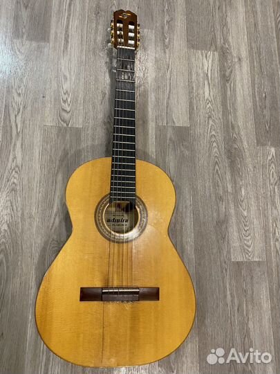 Классическая гитара Admira Flamenco