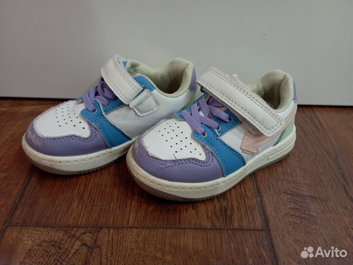 Кроссовки для девочки