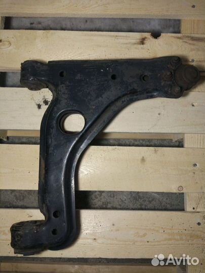 Рычаги передние Opel Astra h