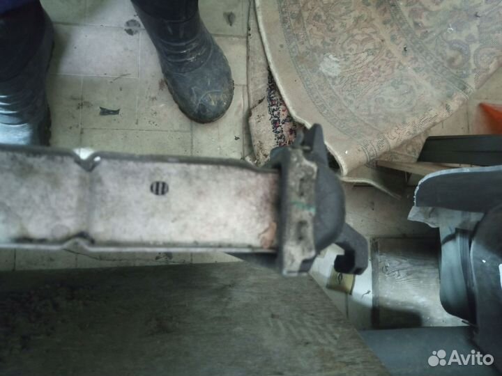 Радиатор на VW touareg 2008г