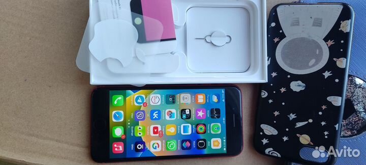 iPhone SE, 64 ГБ