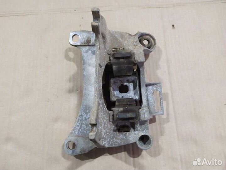 Опора двигателя левая Renault Fluence K4MV838 2010