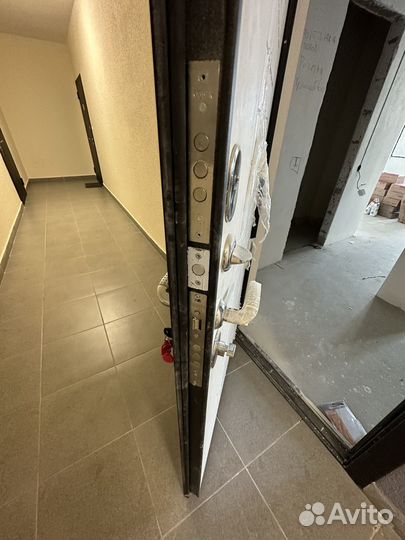 Дверь входная металлическая