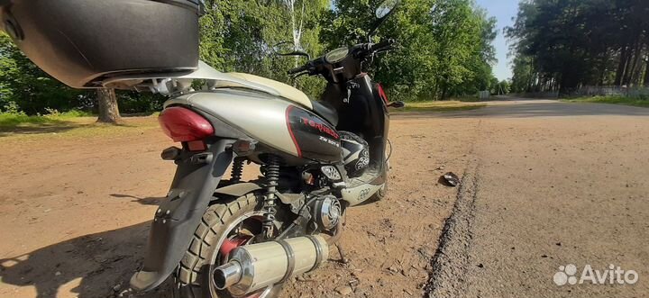 Скутер Tornado