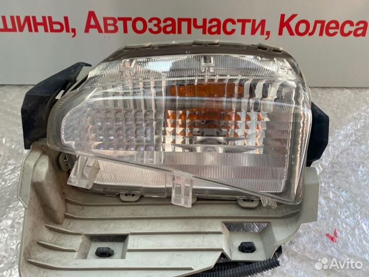 Повторитель поворота в бампер правый Toyota Prius
