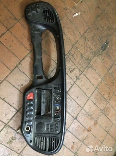 Накладка торпедо на Hyundai County