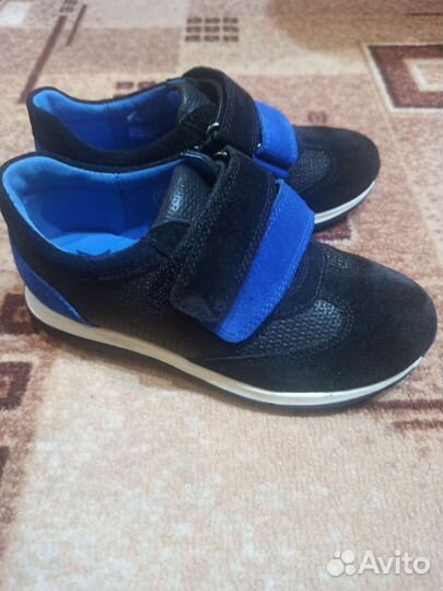 Кроссовки детские новые