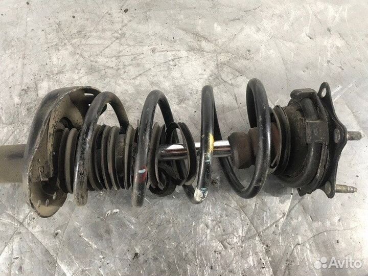 Стойка амортизатора передняя правая Honda Cr-V 3